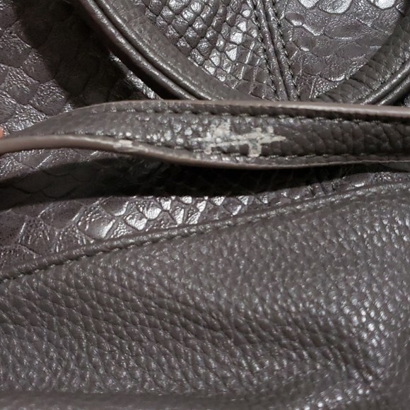 Jewell snake pattern purse. - Picture 7 of 7